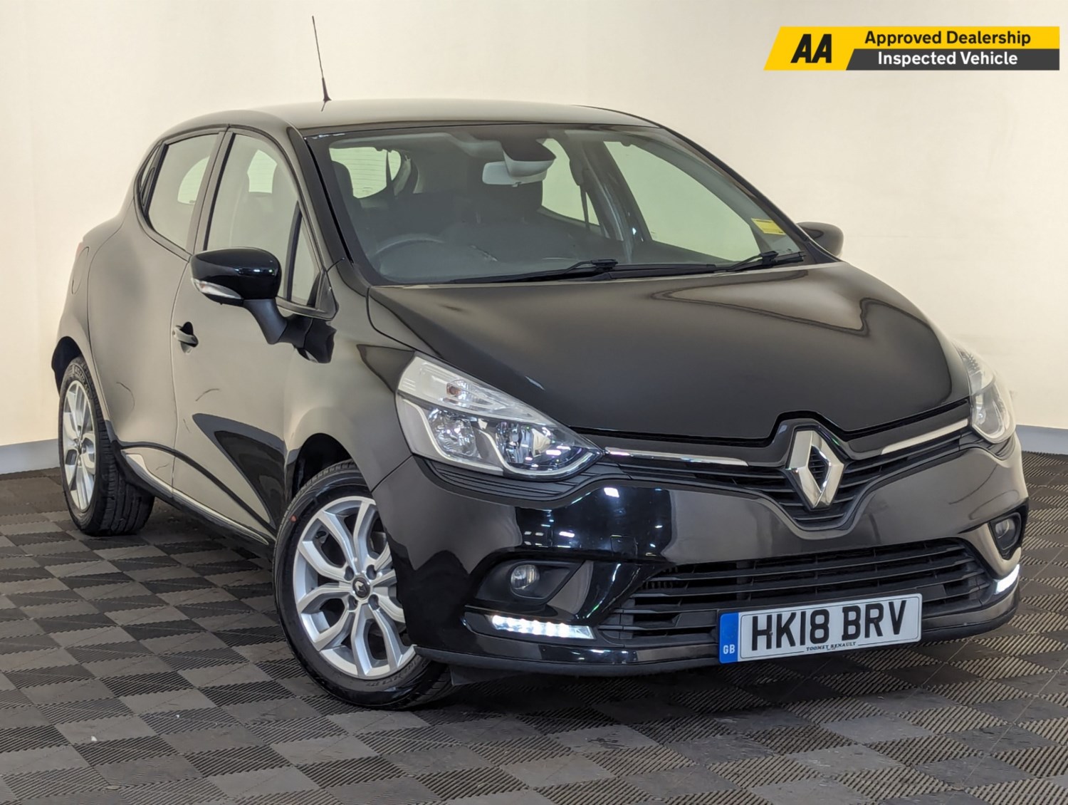 Renault Clio Listing Image