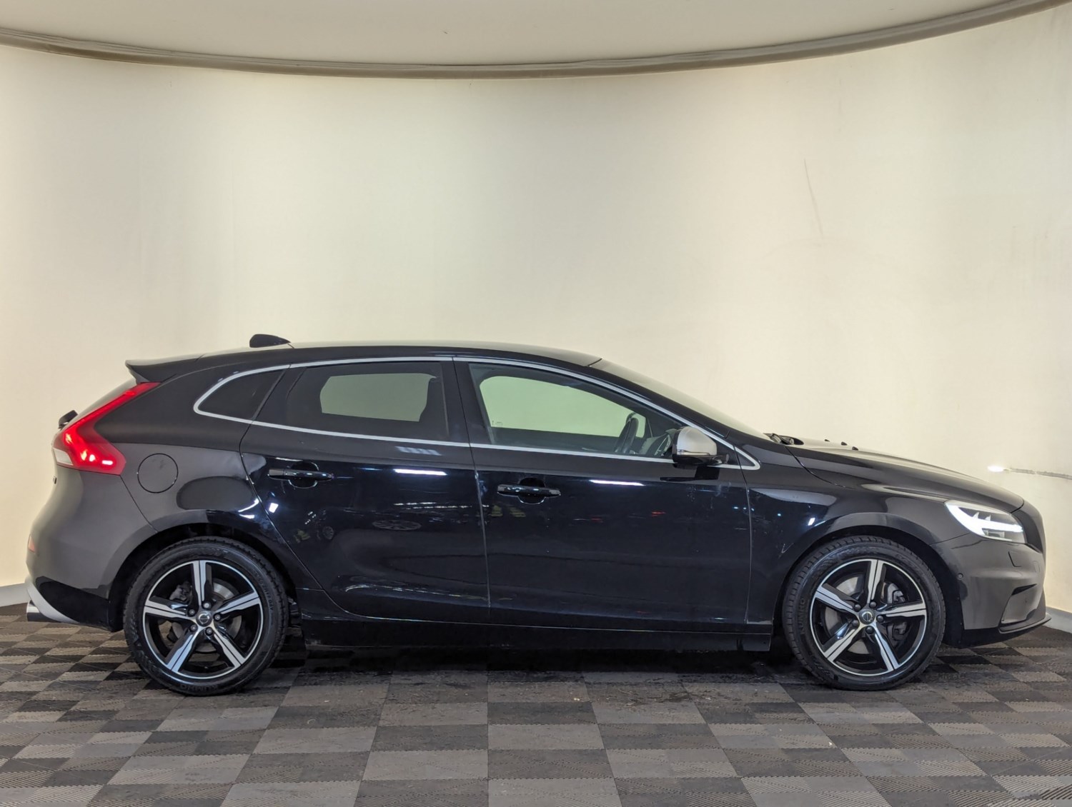 Volvo V40 Listing Image