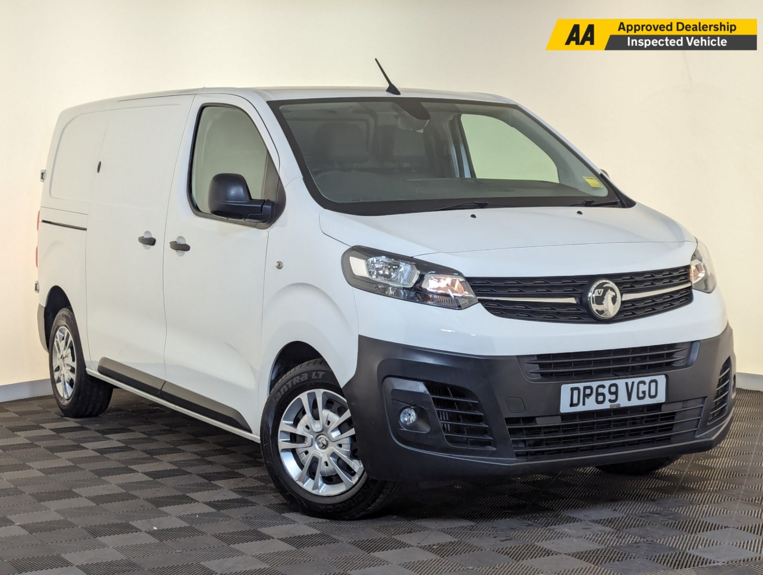 Vauxhall Vivaro Listing Image