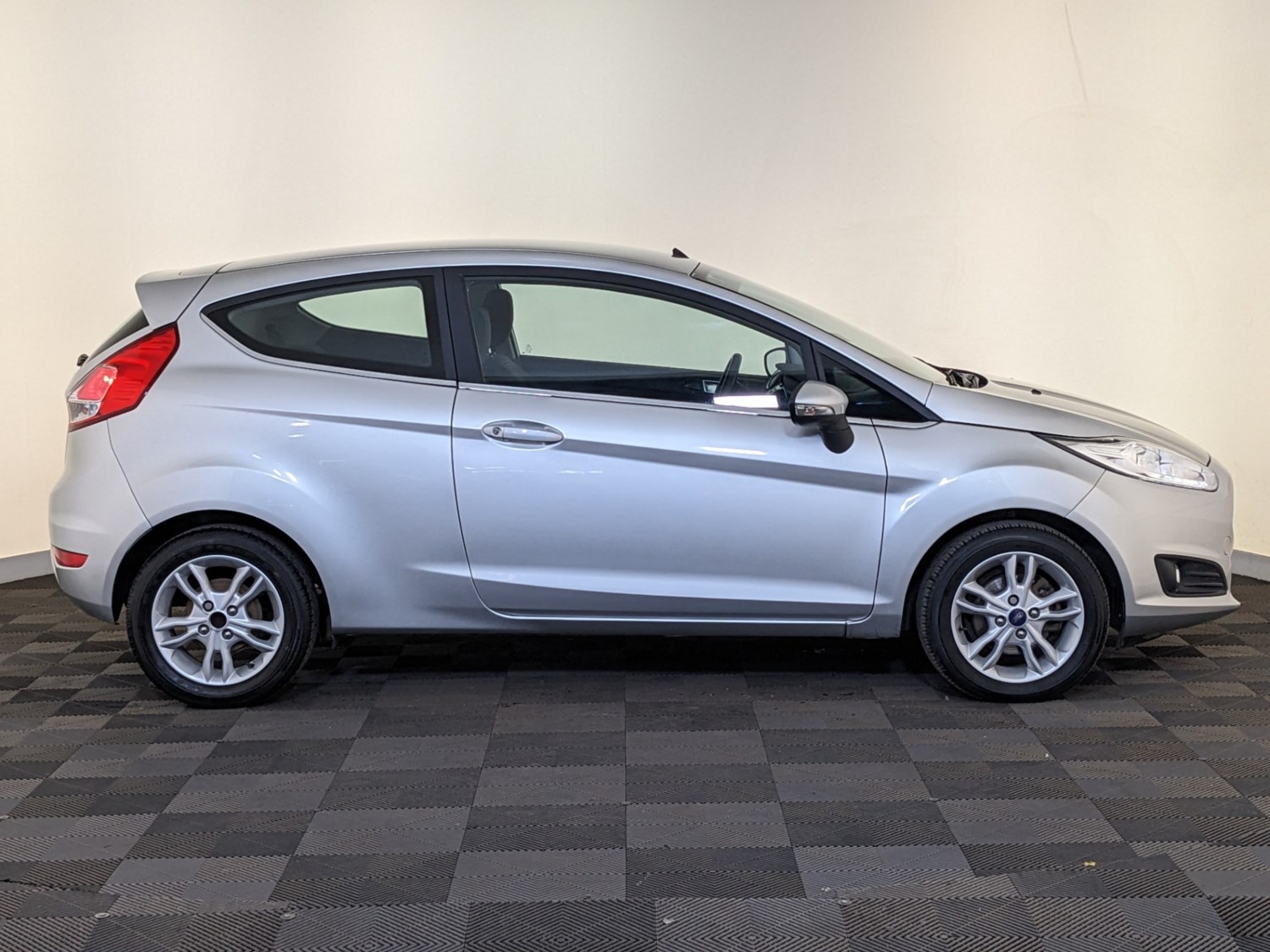 Ford Fiesta Listing Image