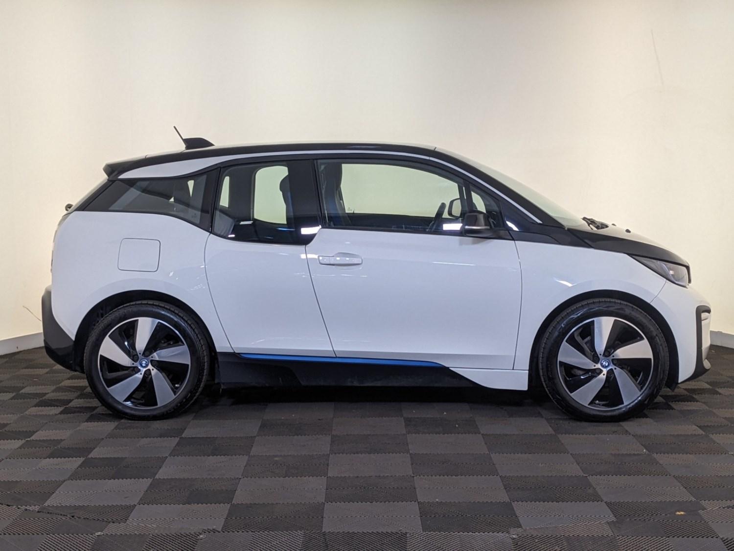 BMW i3 Listing Image