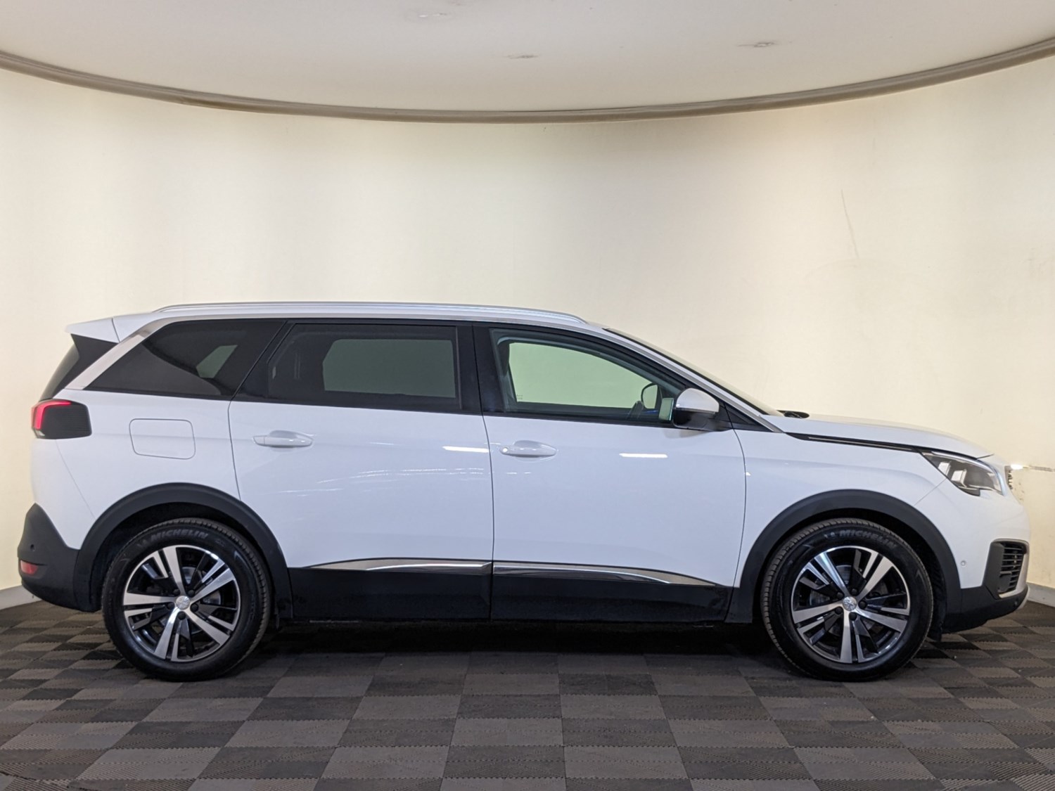 Peugeot 5008 Listing Image