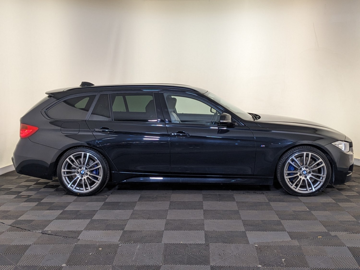 BMW 3 Series Listing Image