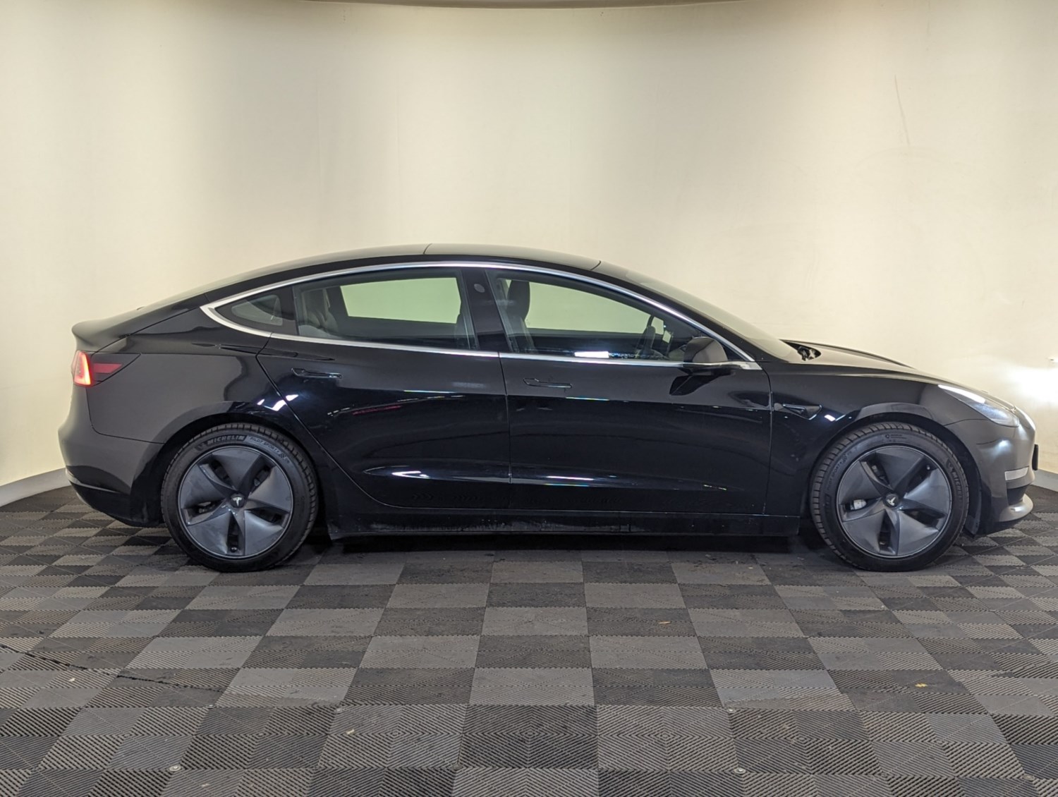 Tesla Model 3 Listing Image