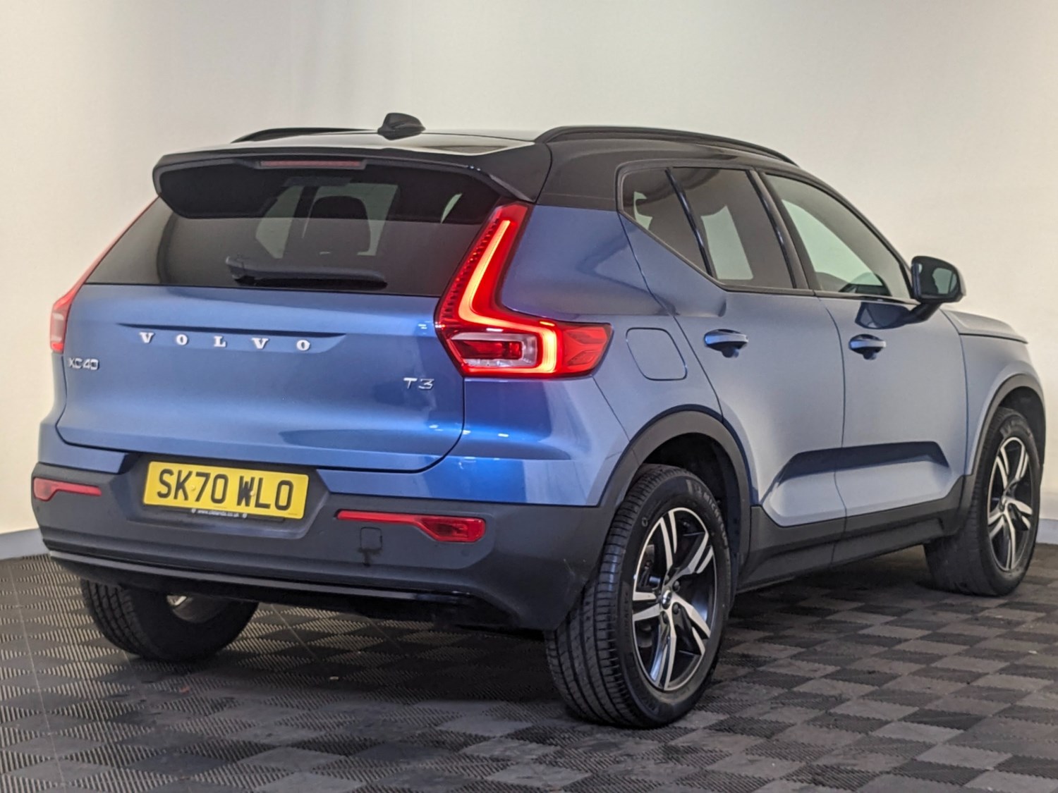 Volvo XC40 Listing Image