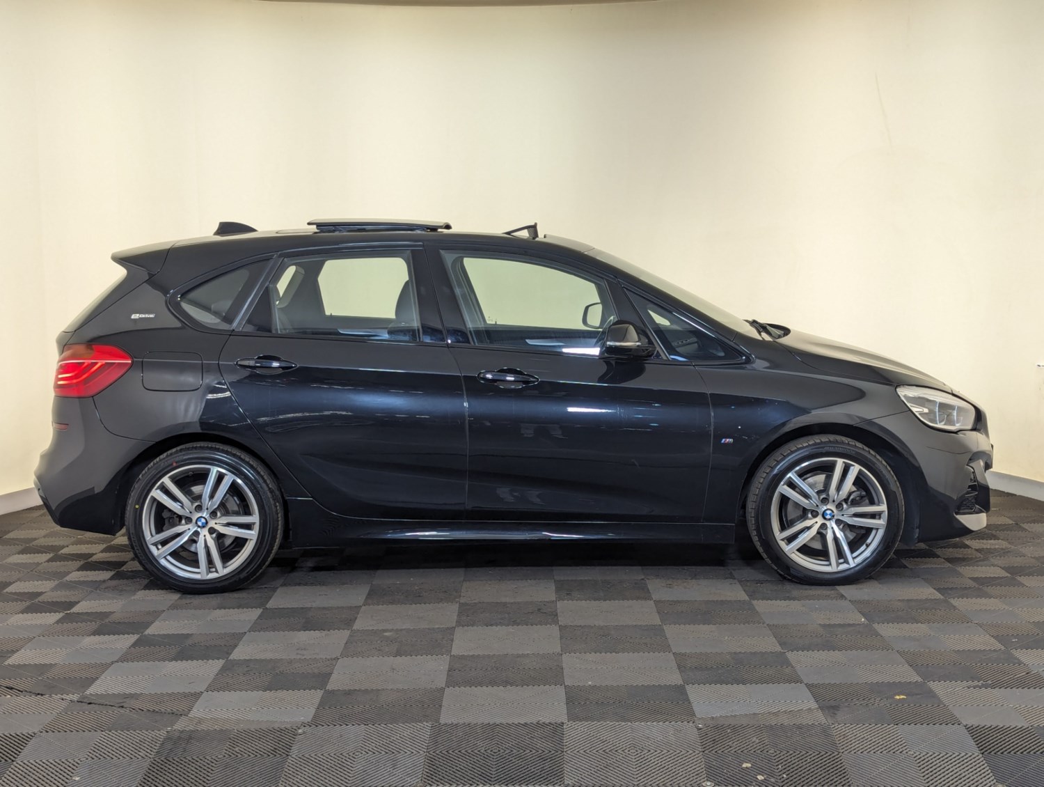 BMW 2 Series Listing Image