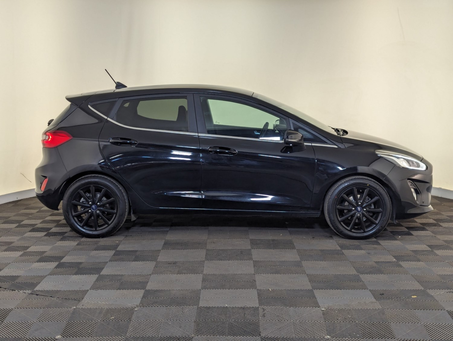 Ford Fiesta Listing Image