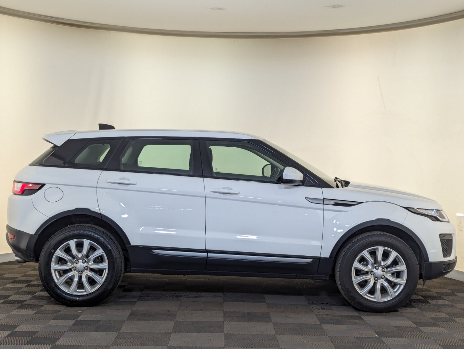 Land Rover Range Rover Evoque Listing Image