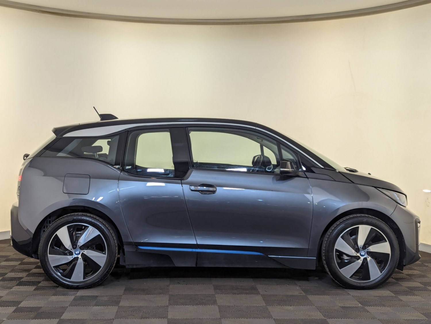 BMW i3 Listing Image