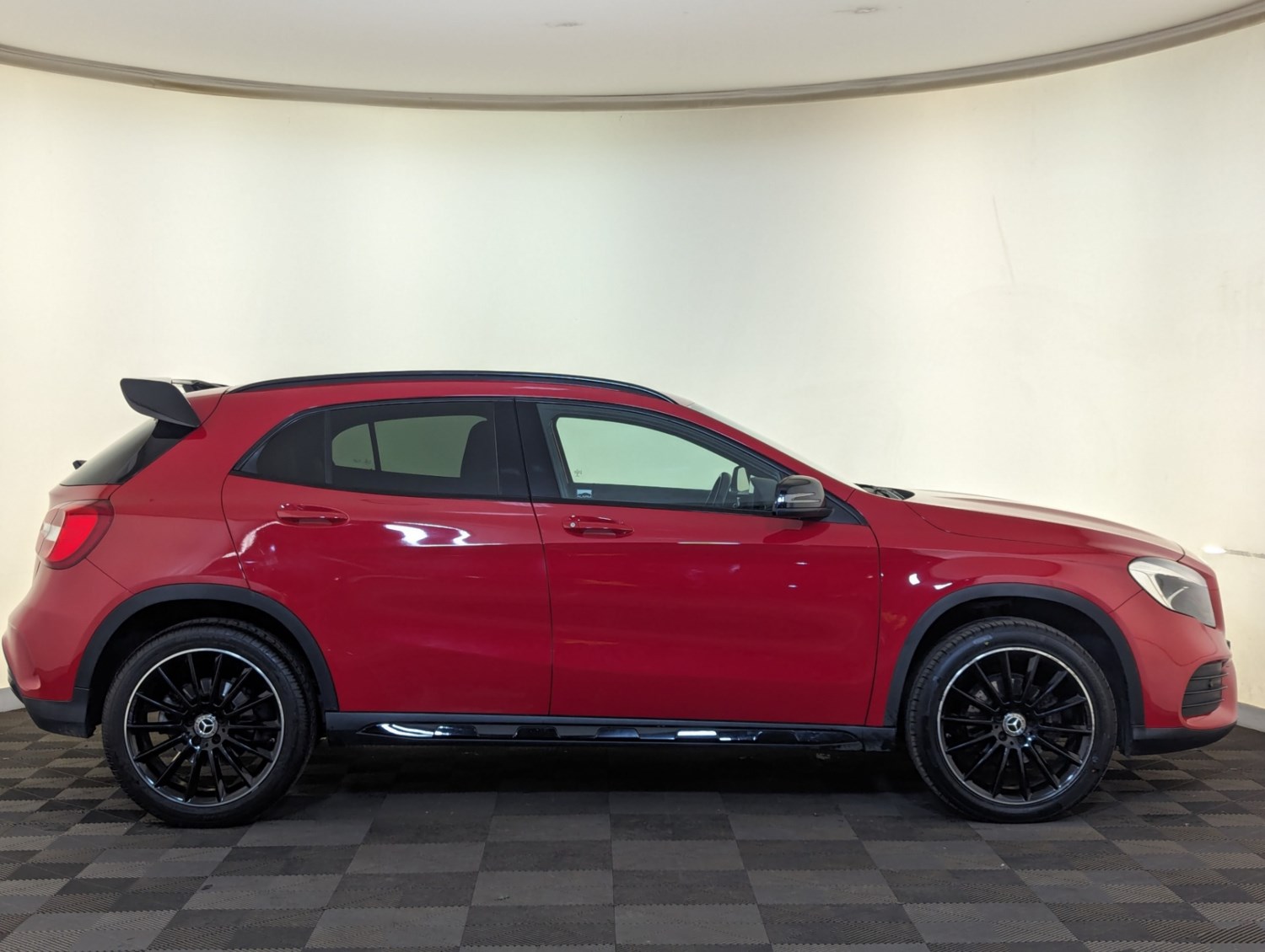 Mercedes-Benz GLA Listing Image