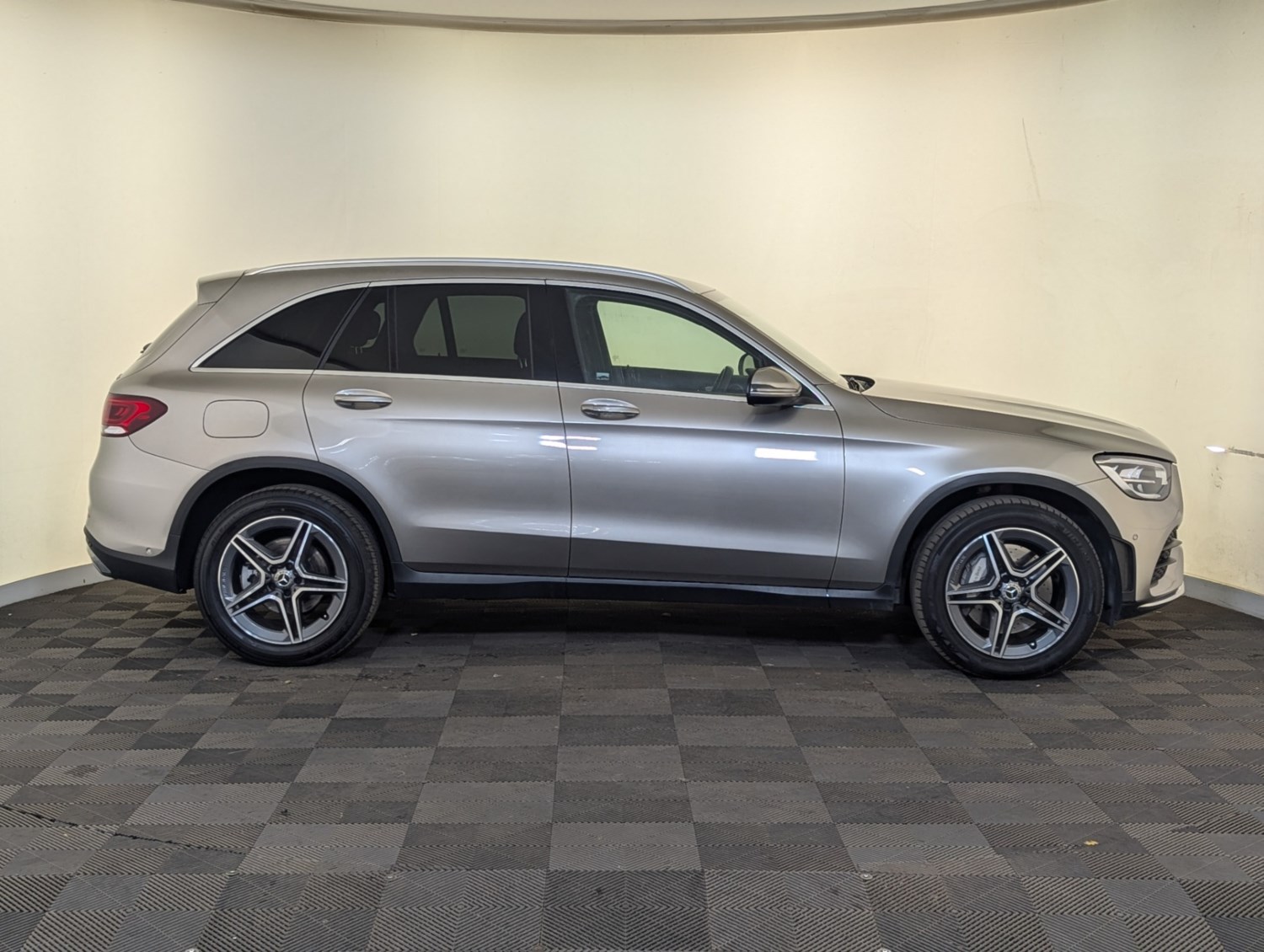 Mercedes-Benz GLC Listing Image