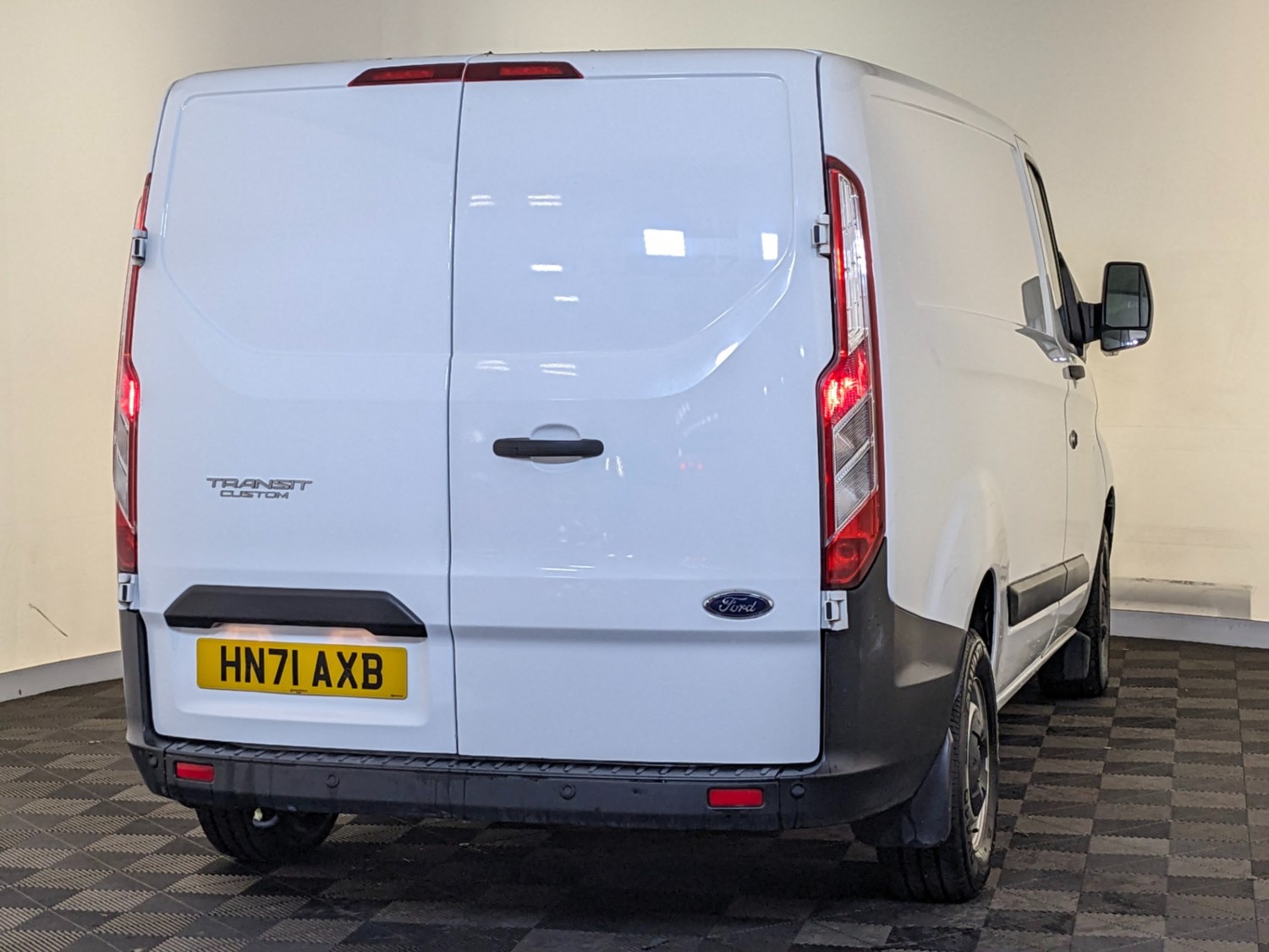 Ford Transit Custom Listing Image