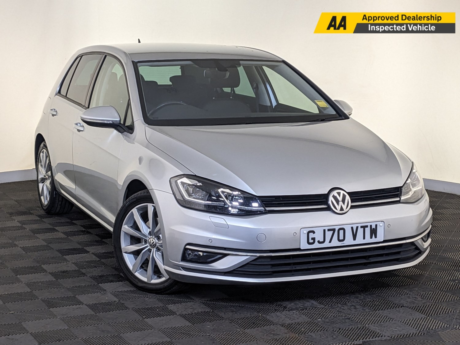 Volkswagen Golf Listing Image