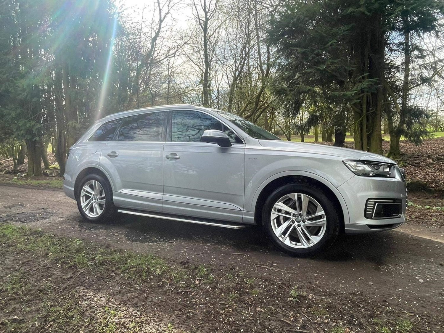 Audi Q7 Listing Image