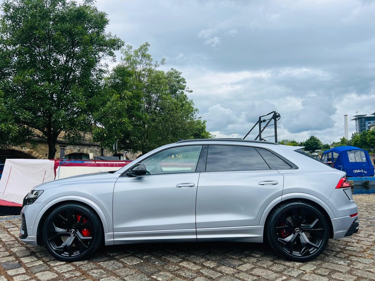 Audi RSQ8 Listing Image