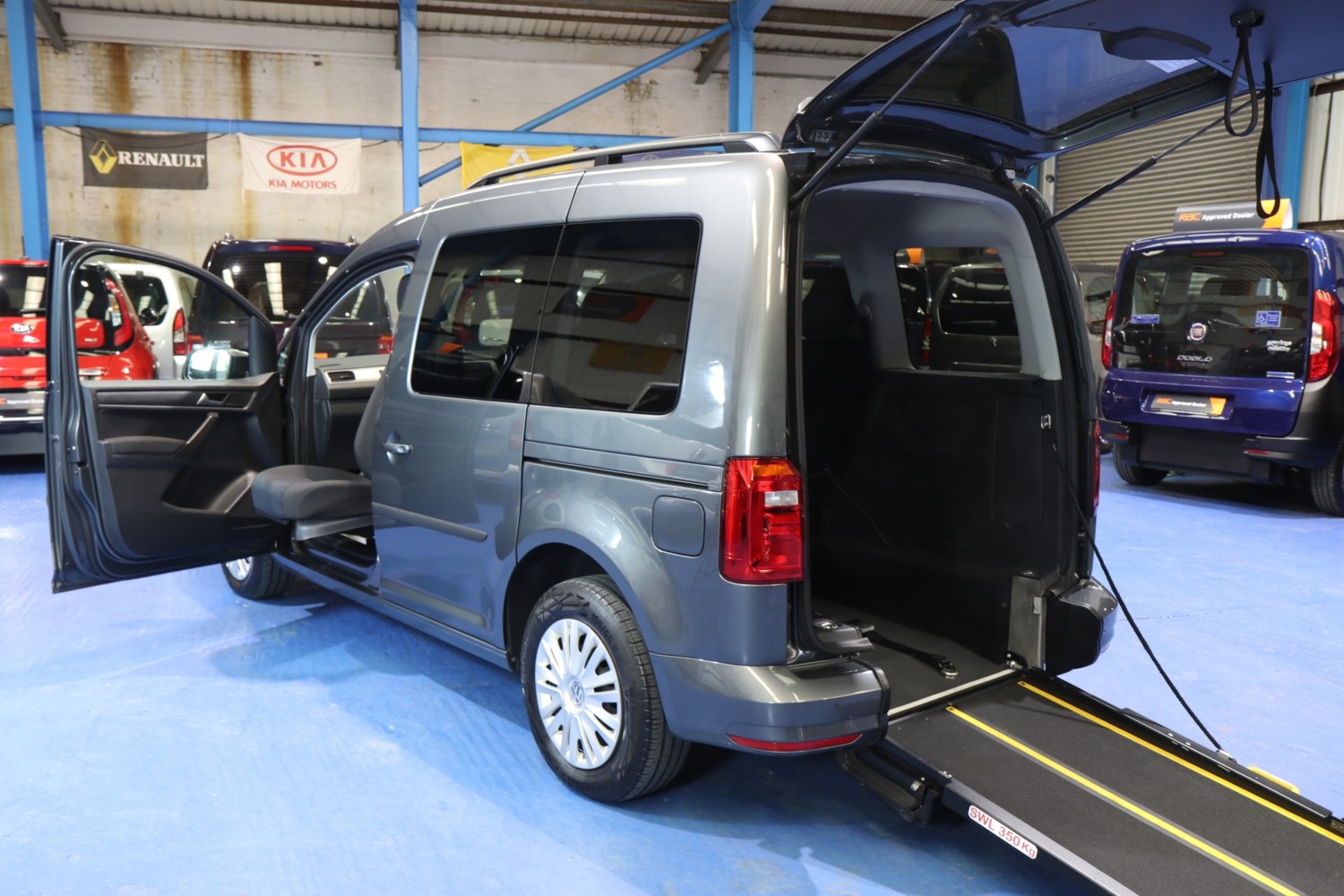 Volkswagen CADDY MAXI LIFE Listing Image