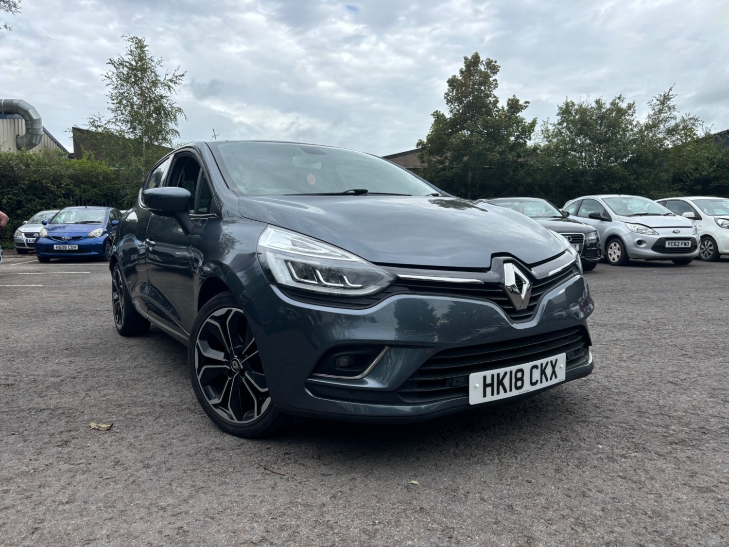 Renault Clio Listing Image