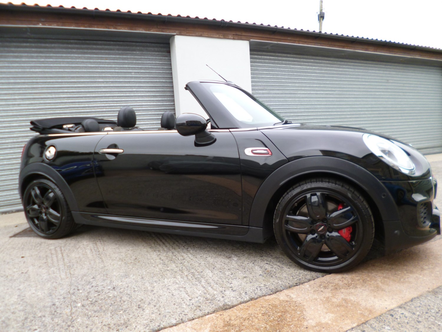 MINI Convertible Listing Image