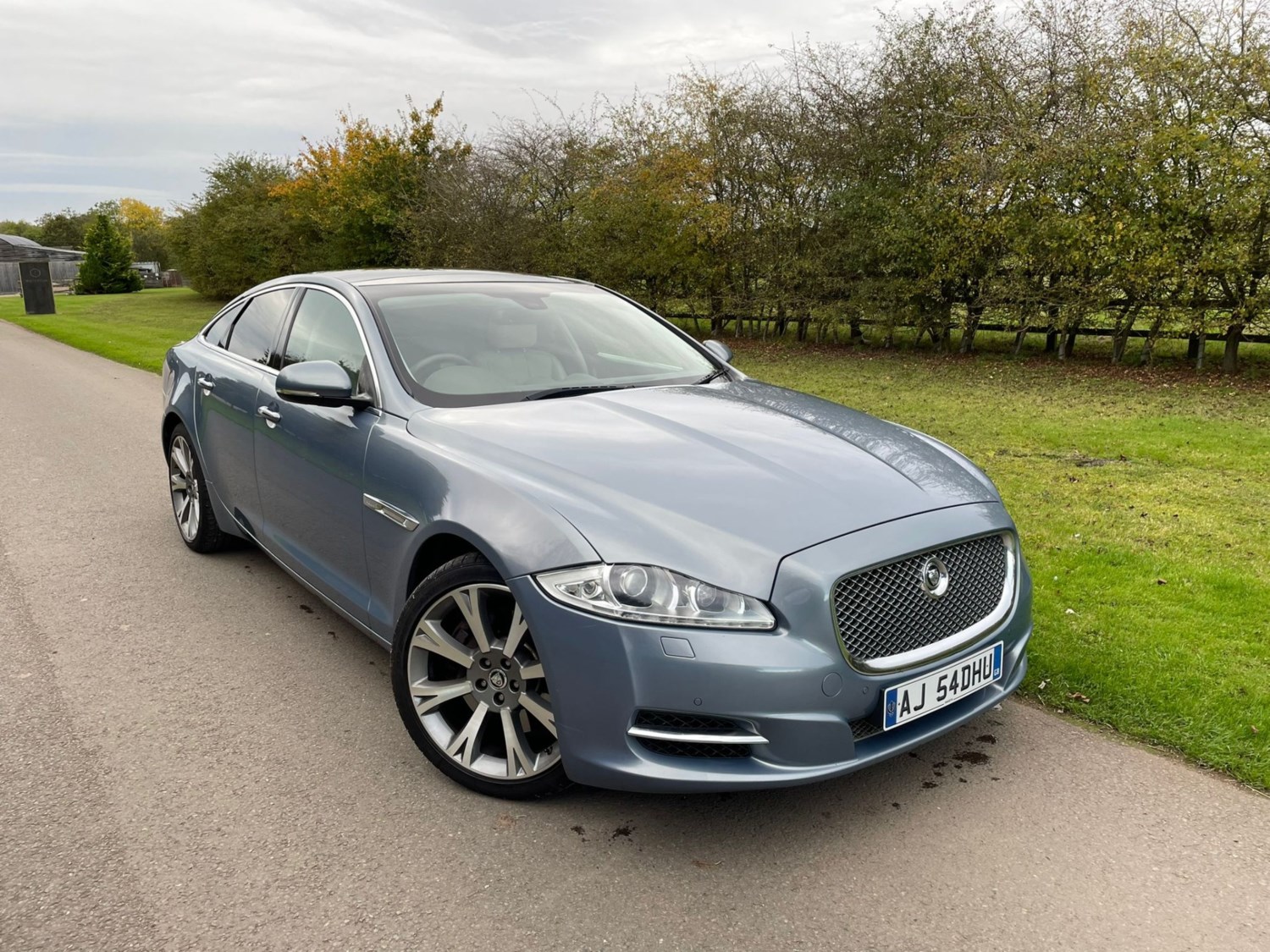 Jaguar XJ Listing Image