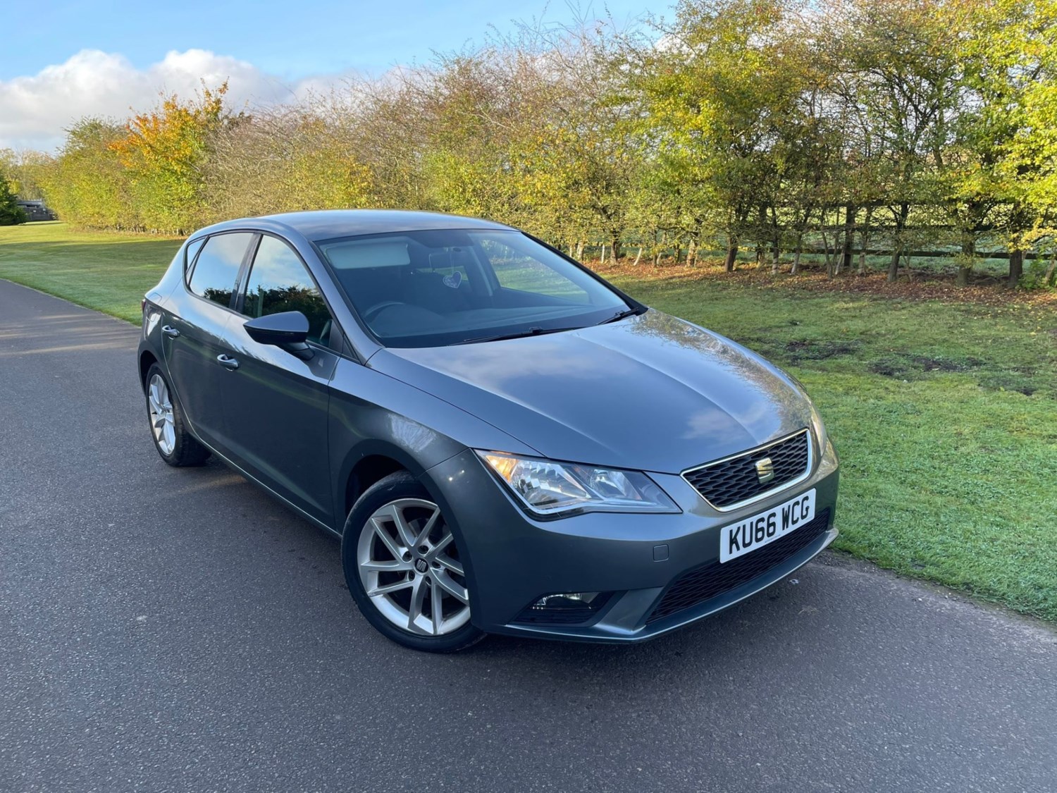 SEAT Leon Listing Image