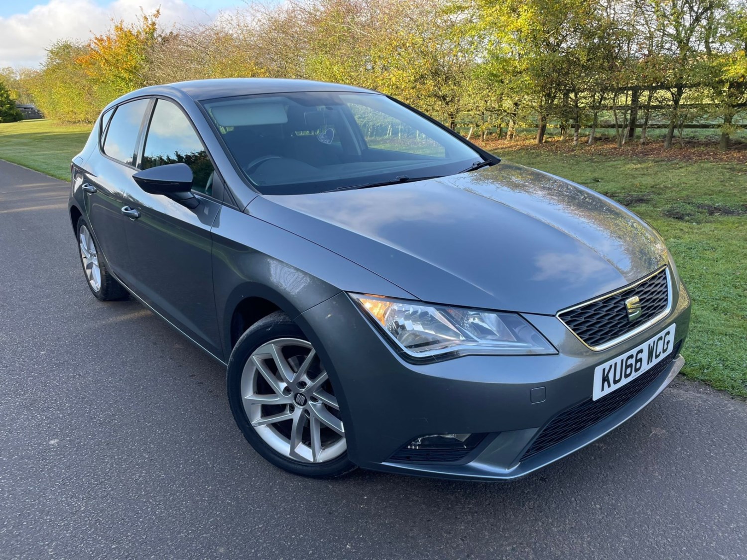 SEAT Leon Listing Image