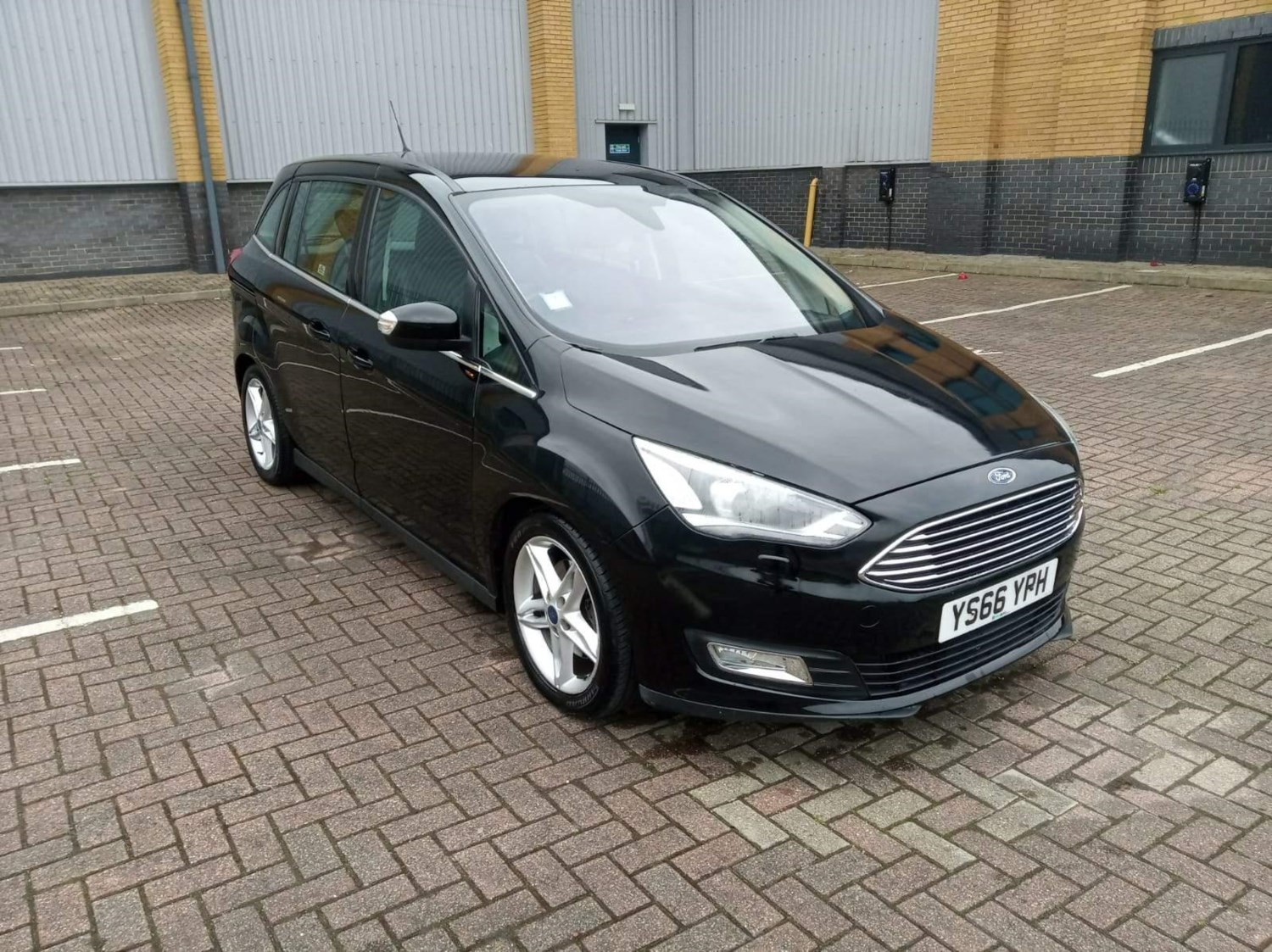 Ford Grand C-Max Listing Image