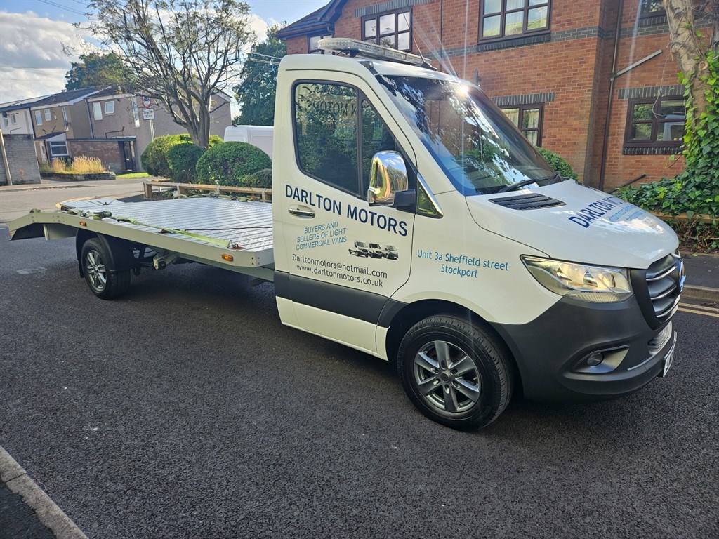 Mercedes-Benz Sprinter Listing Image