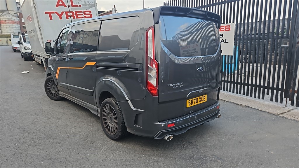 Ford Transit Custom Listing Image