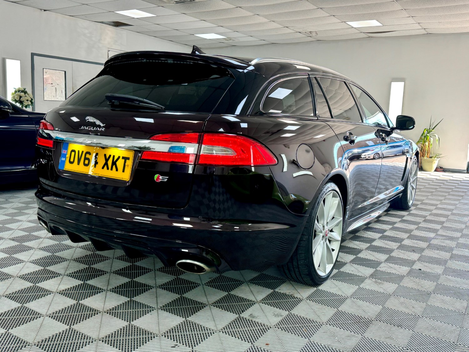 Jaguar XF Listing Image