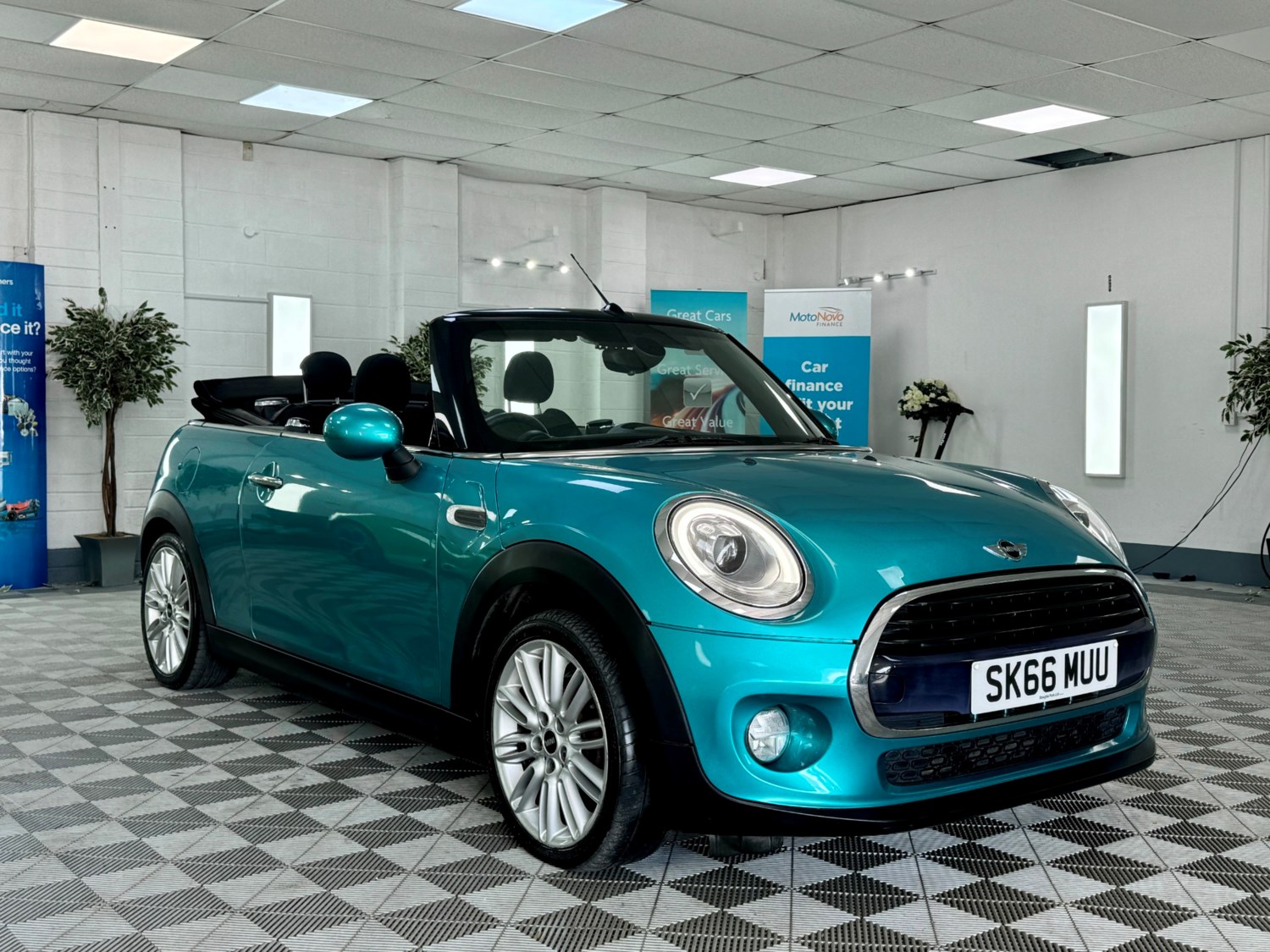 MINI Convertible Listing Image