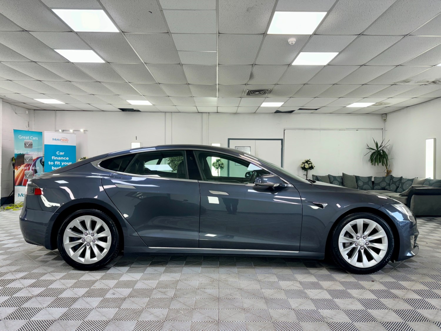 Tesla Model S Listing Image