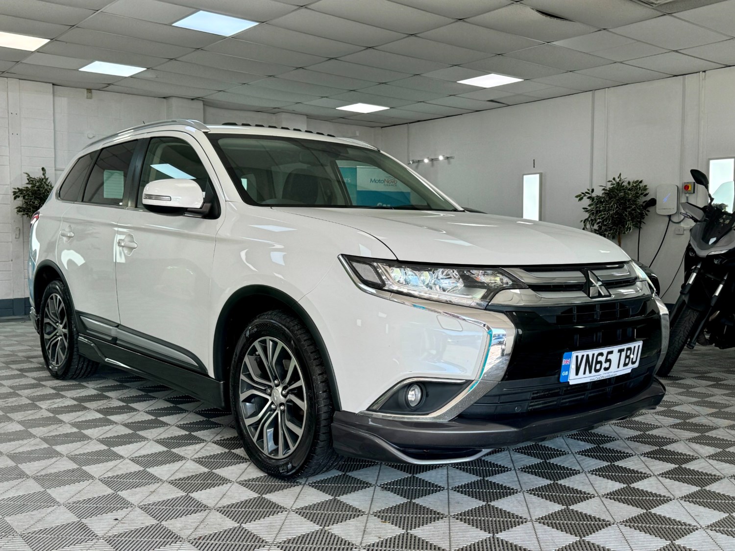 Mitsubishi Outlander Listing Image