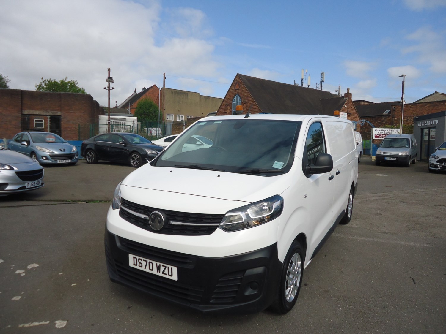 Vauxhall Vivaro Listing Image