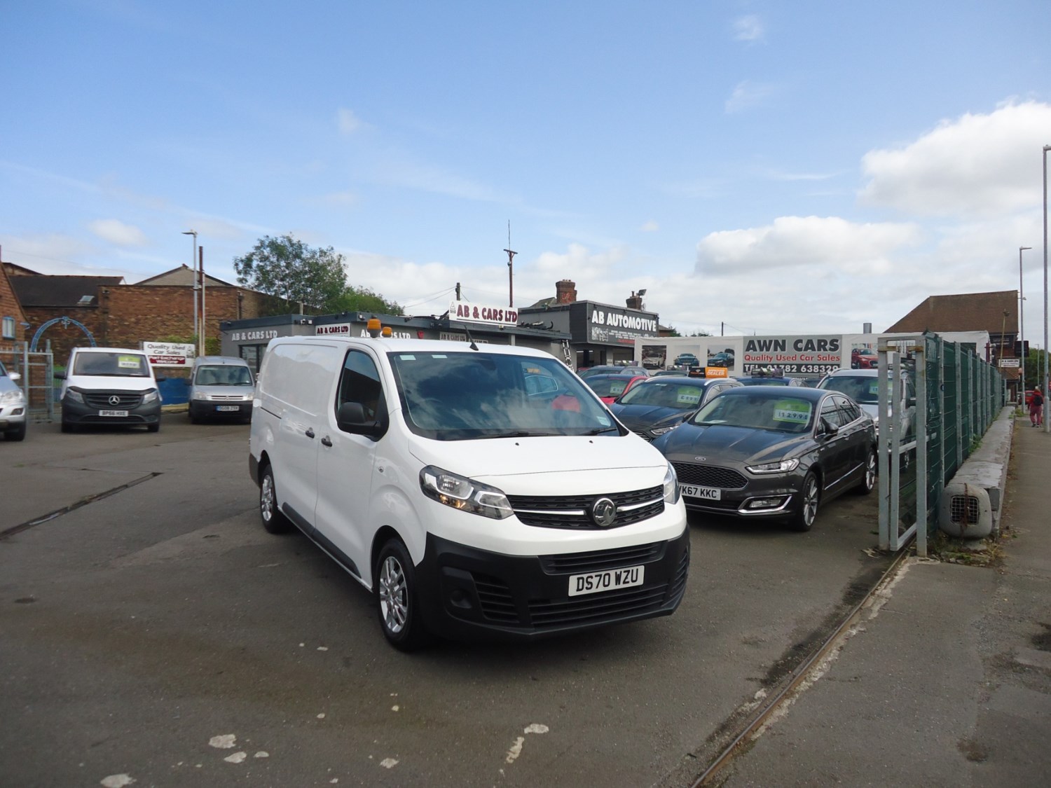 Vauxhall Vivaro Listing Image