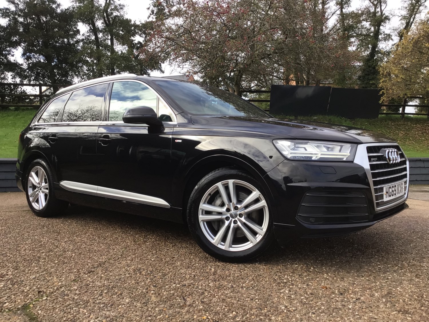 Audi Q7 Listing Image