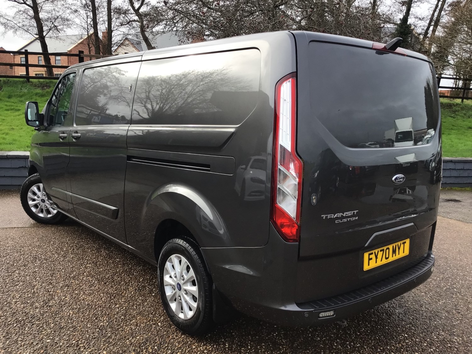 Ford Transit Custom Listing Image