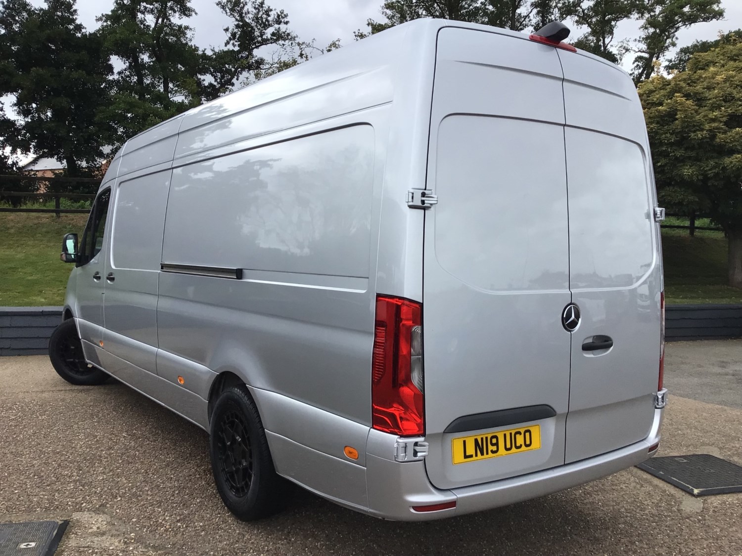 Mercedes-Benz Sprinter Listing Image