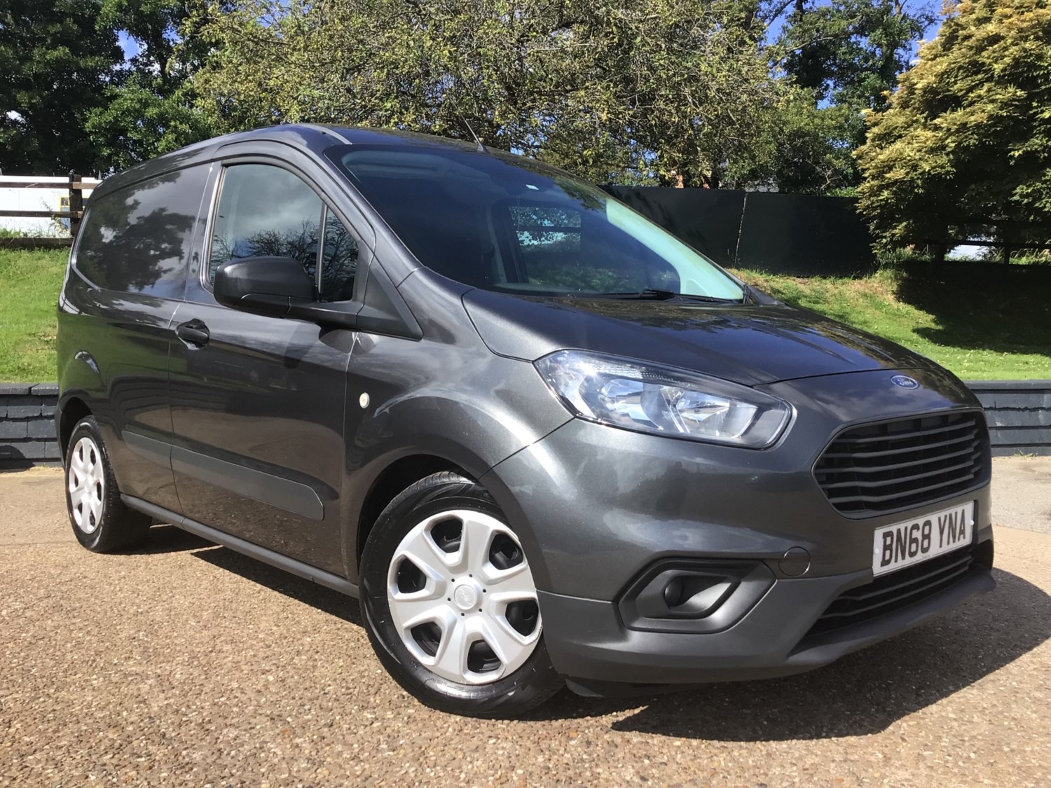 Ford Transit Courier Listing Image