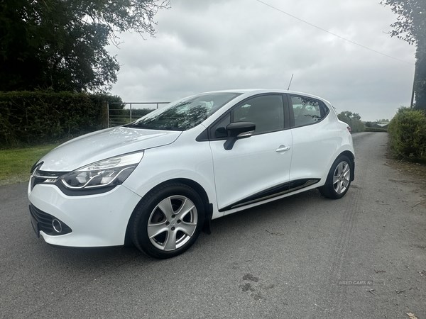 Renault Clio Listing Image