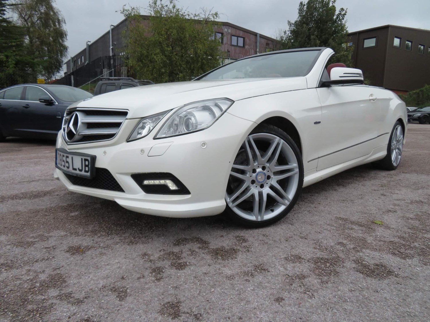 Mercedes-Benz E-Class Listing Image