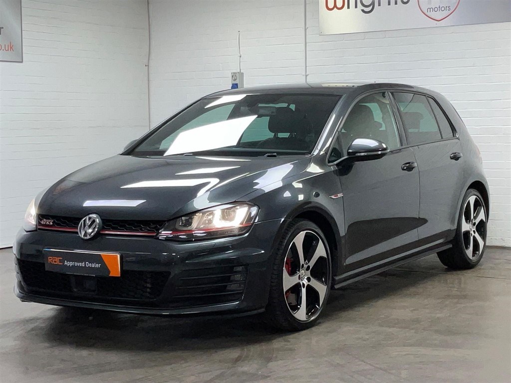 Volkswagen Golf Listing Image