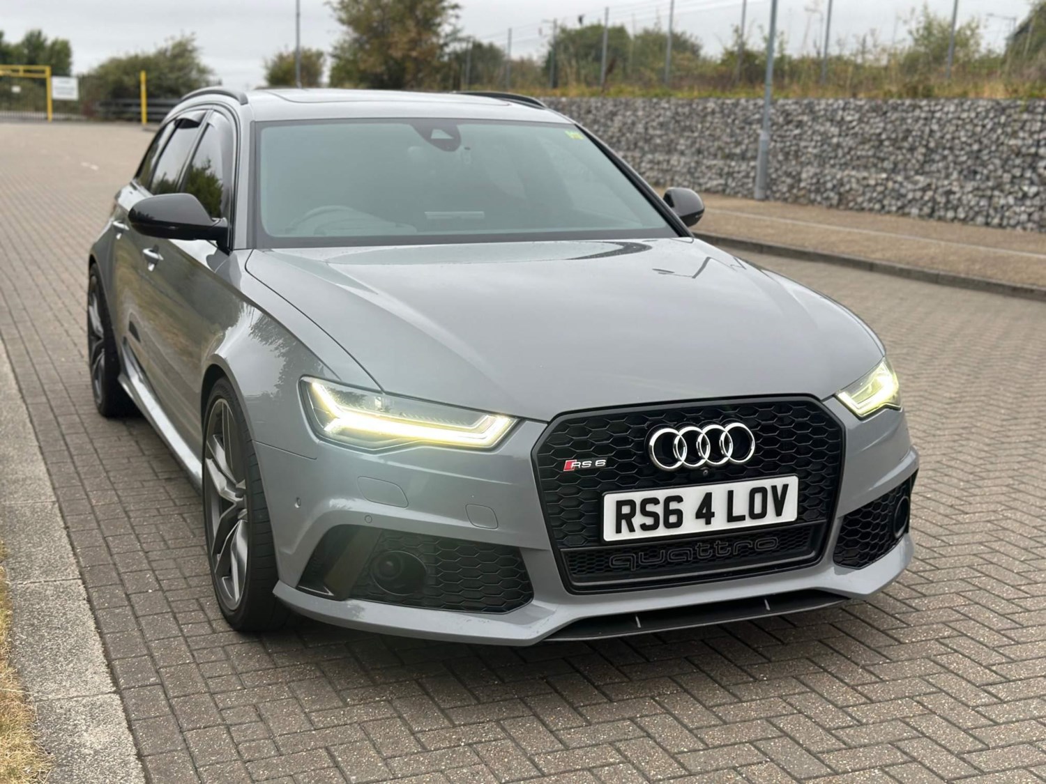 Audi RS6 Listing Image