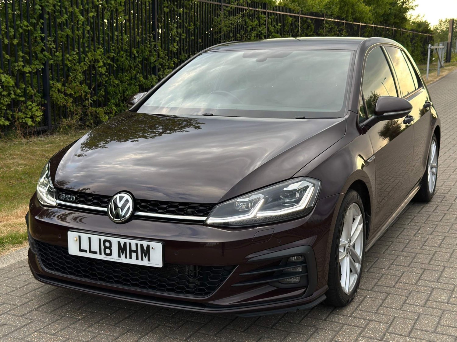 Volkswagen Golf Listing Image