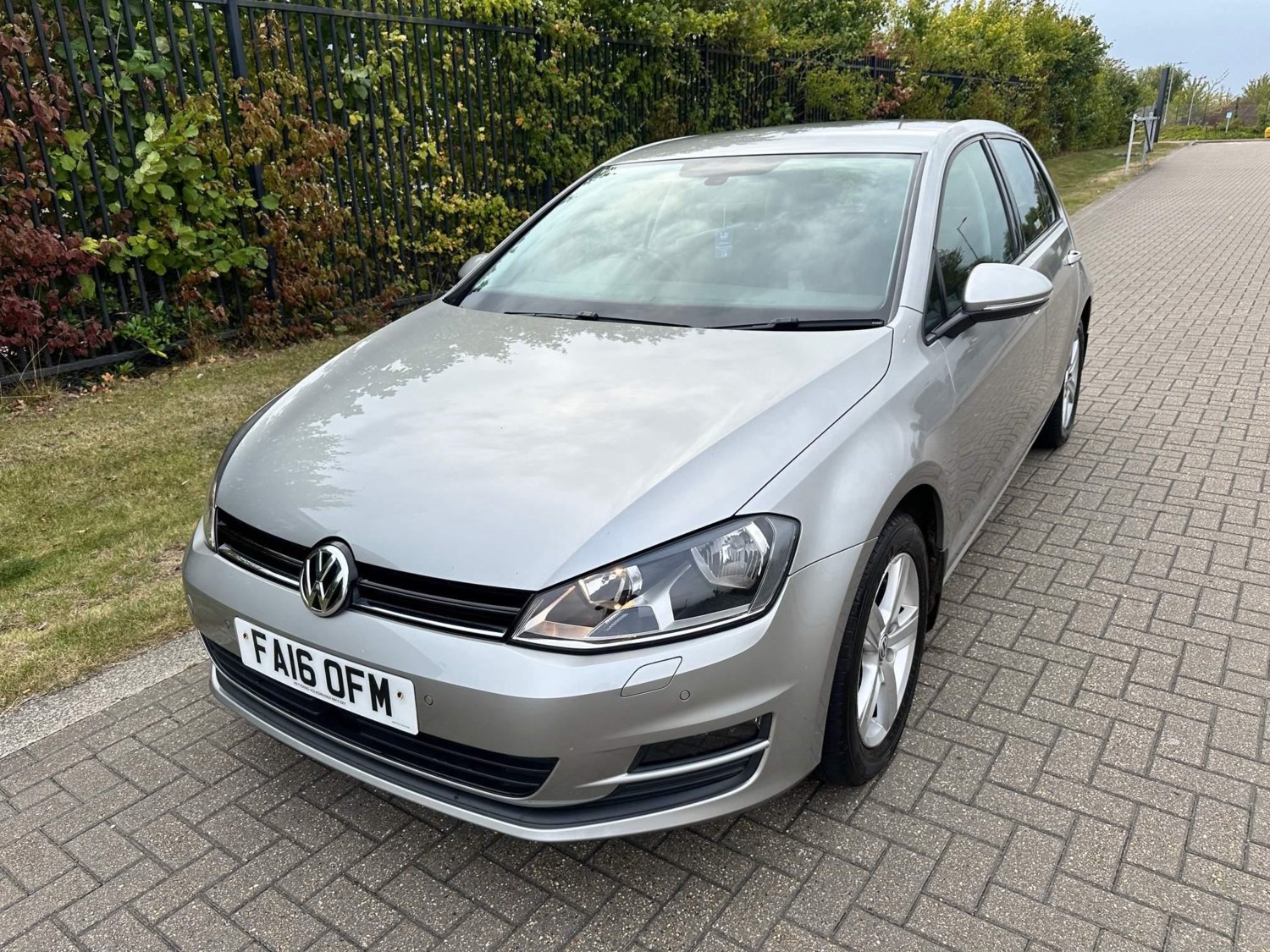 Volkswagen Golf Listing Image