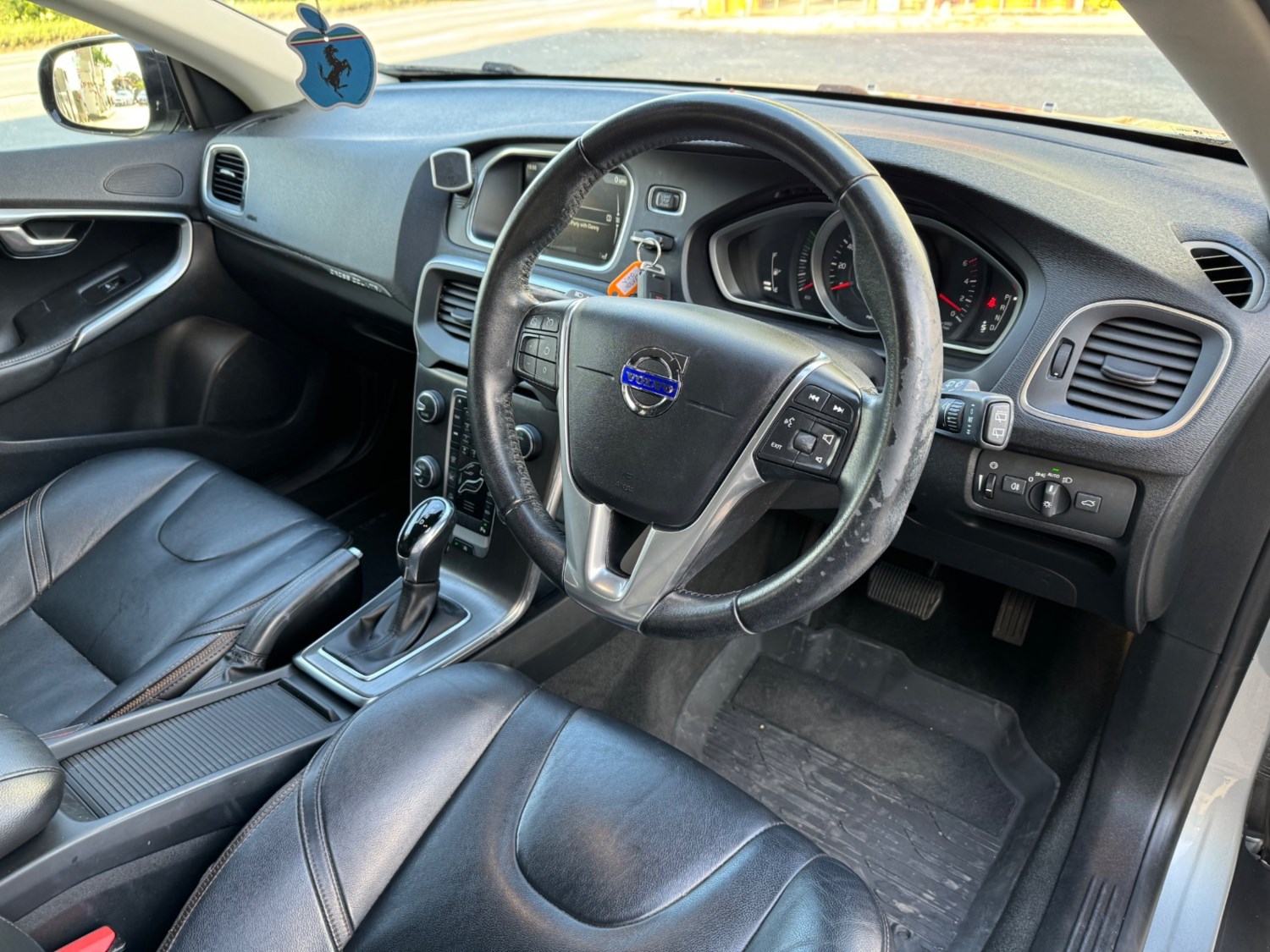 Volvo V40 Listing Image