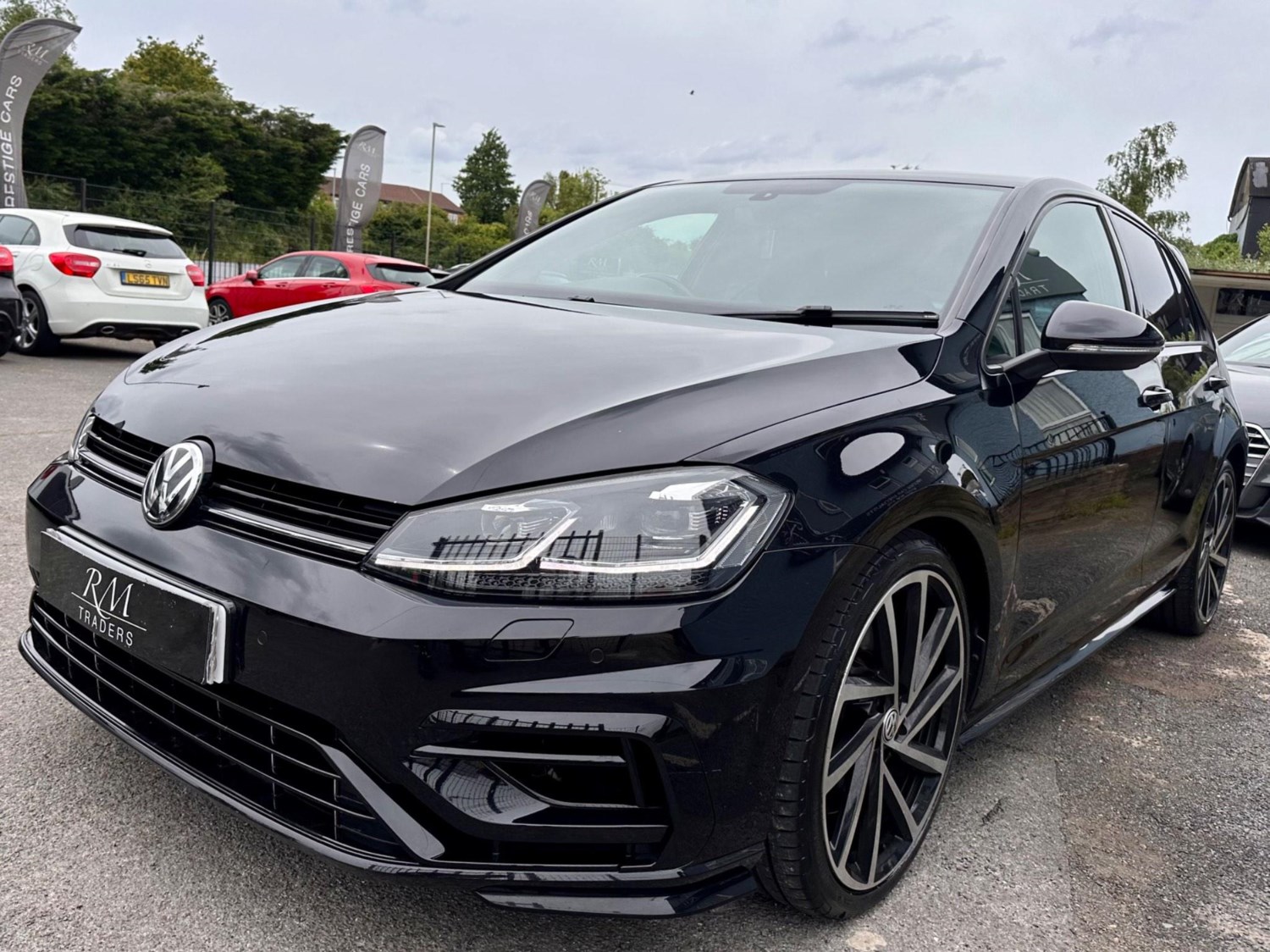 Volkswagen Golf Listing Image