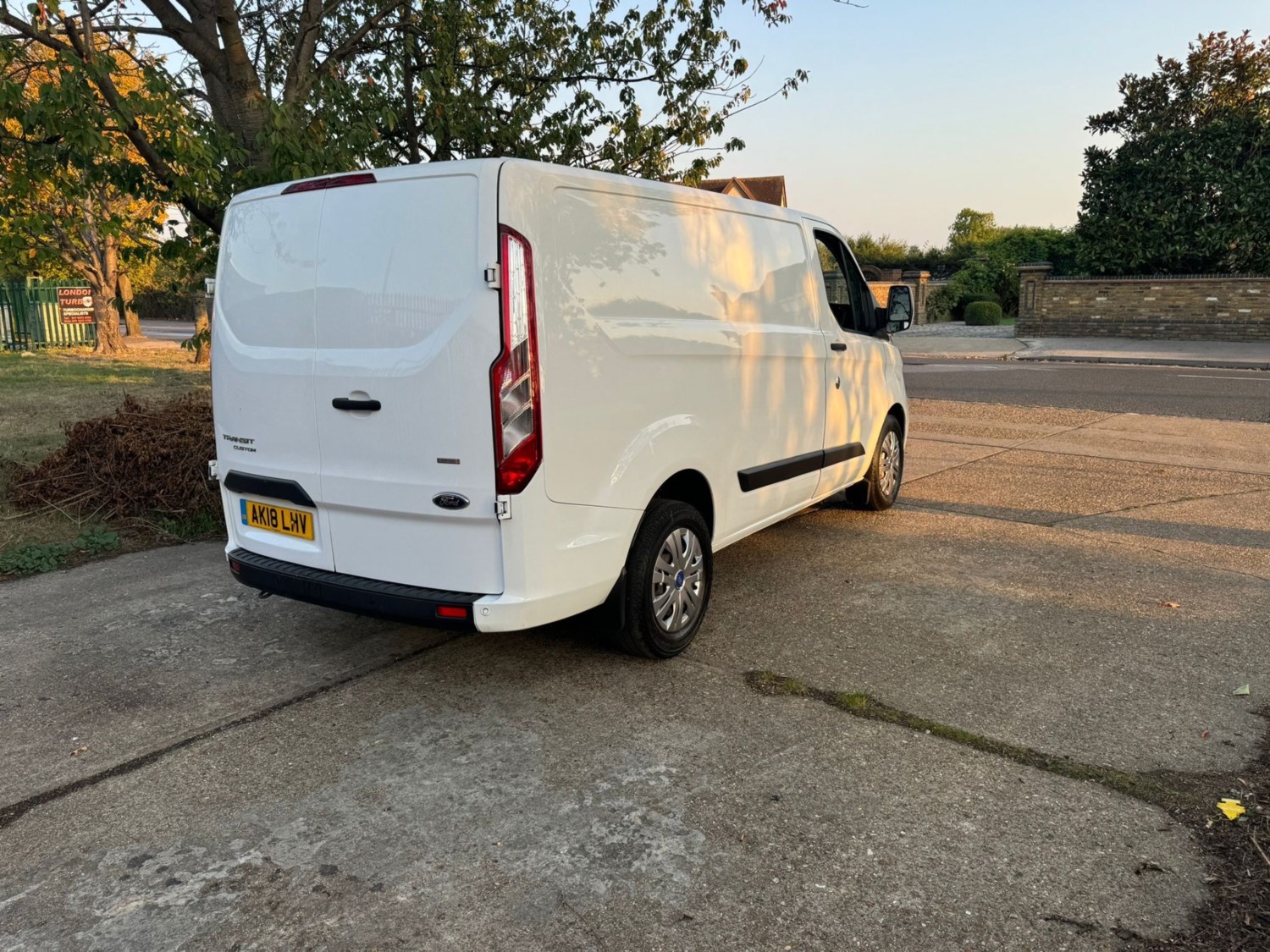 Ford Transit Custom Listing Image