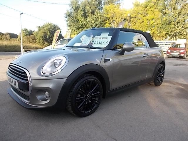 MINI Convertible Listing Image