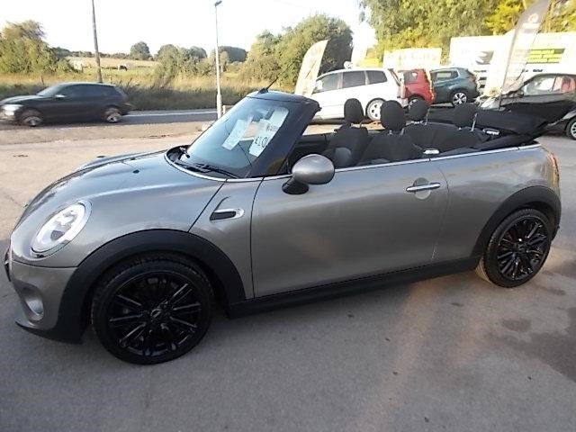 MINI Convertible Listing Image