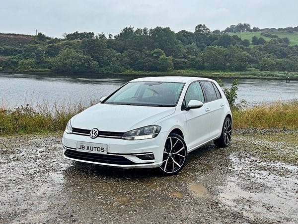 Volkswagen Golf Listing Image